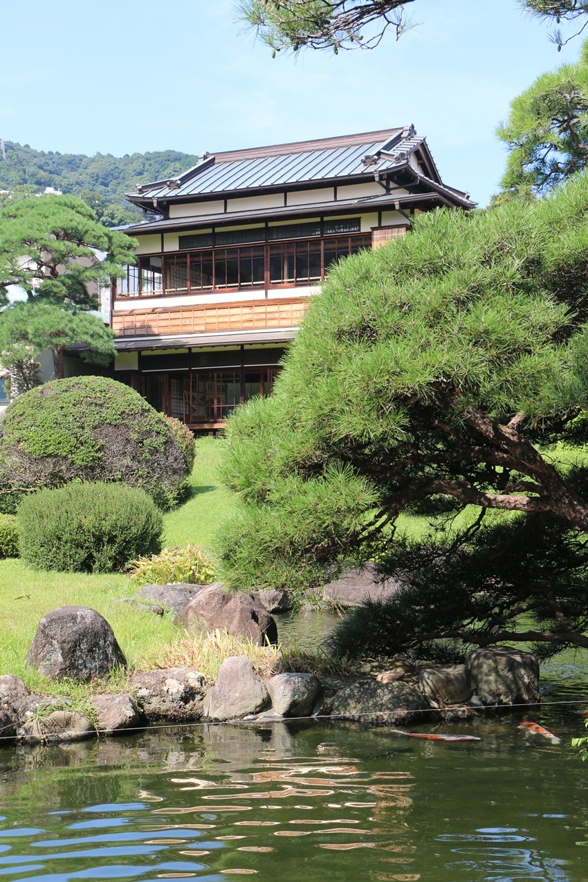 Take in Views of Luxury Architecture and Splendid Japanese Garden at “kiunkaku” in Atami, Shizuoka Prefecture of Japan